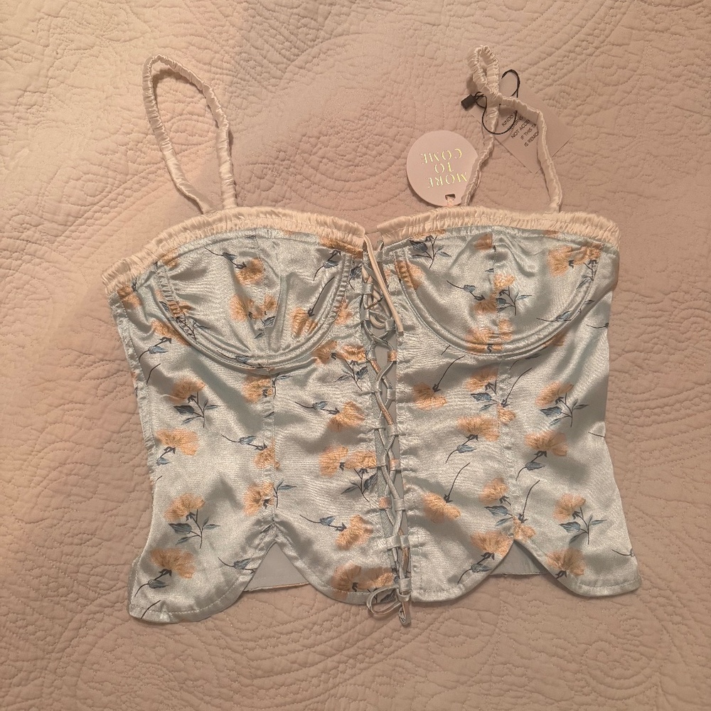 More to Come Top size small